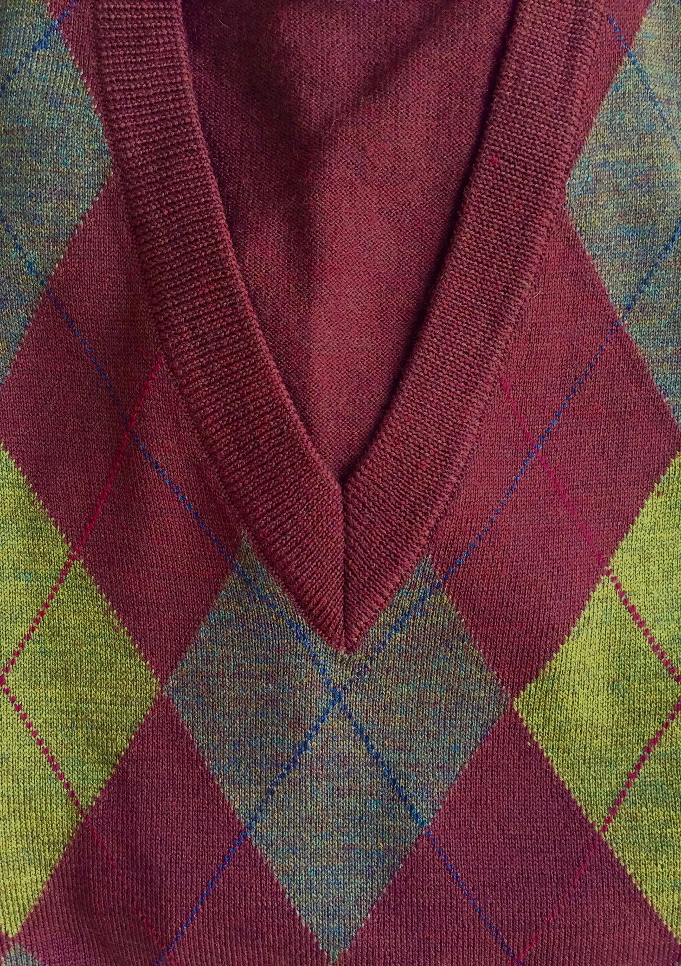 CAGI 90s Pure Wool Argyle Sweater