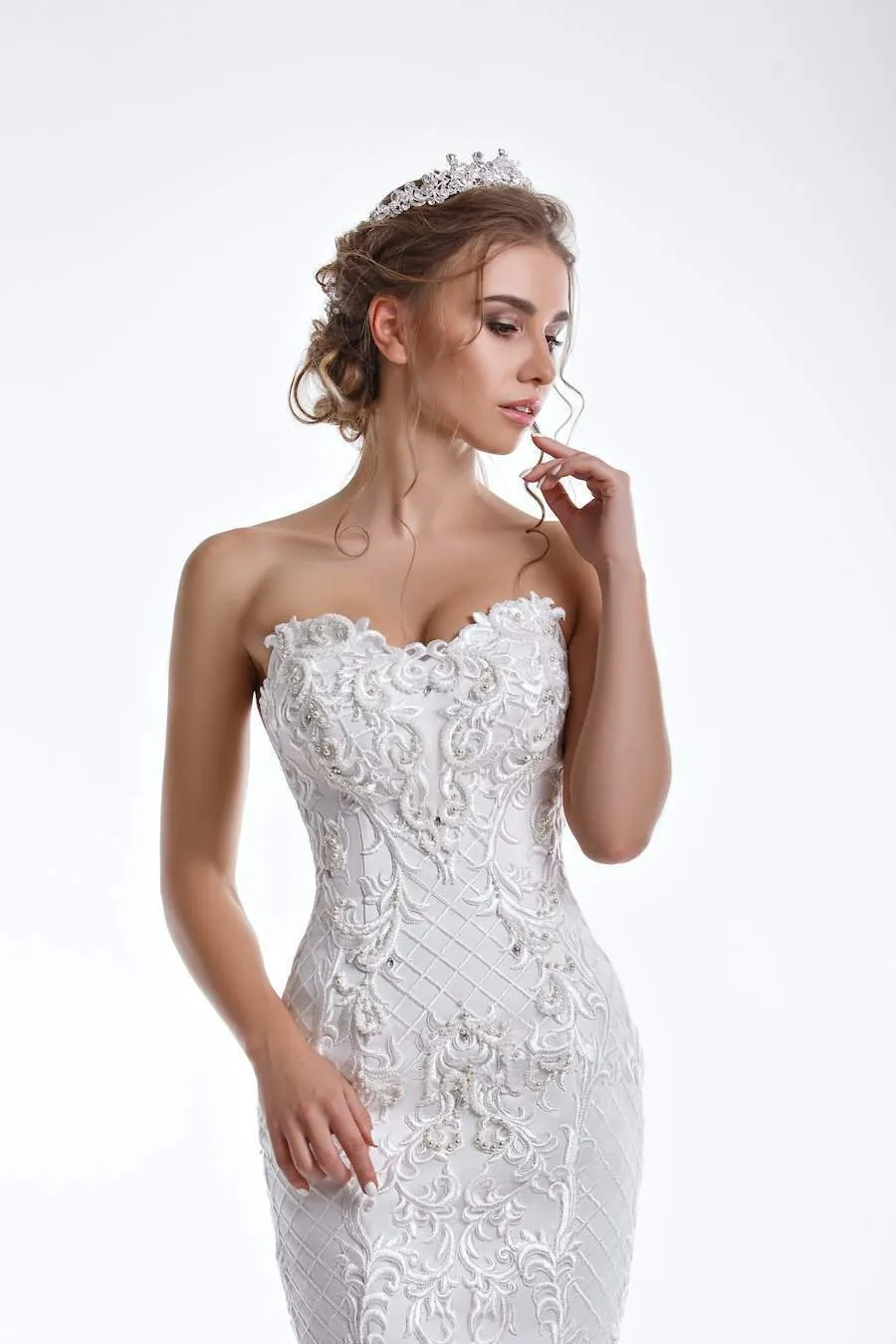 Mermaid Off-White Wedding Gown