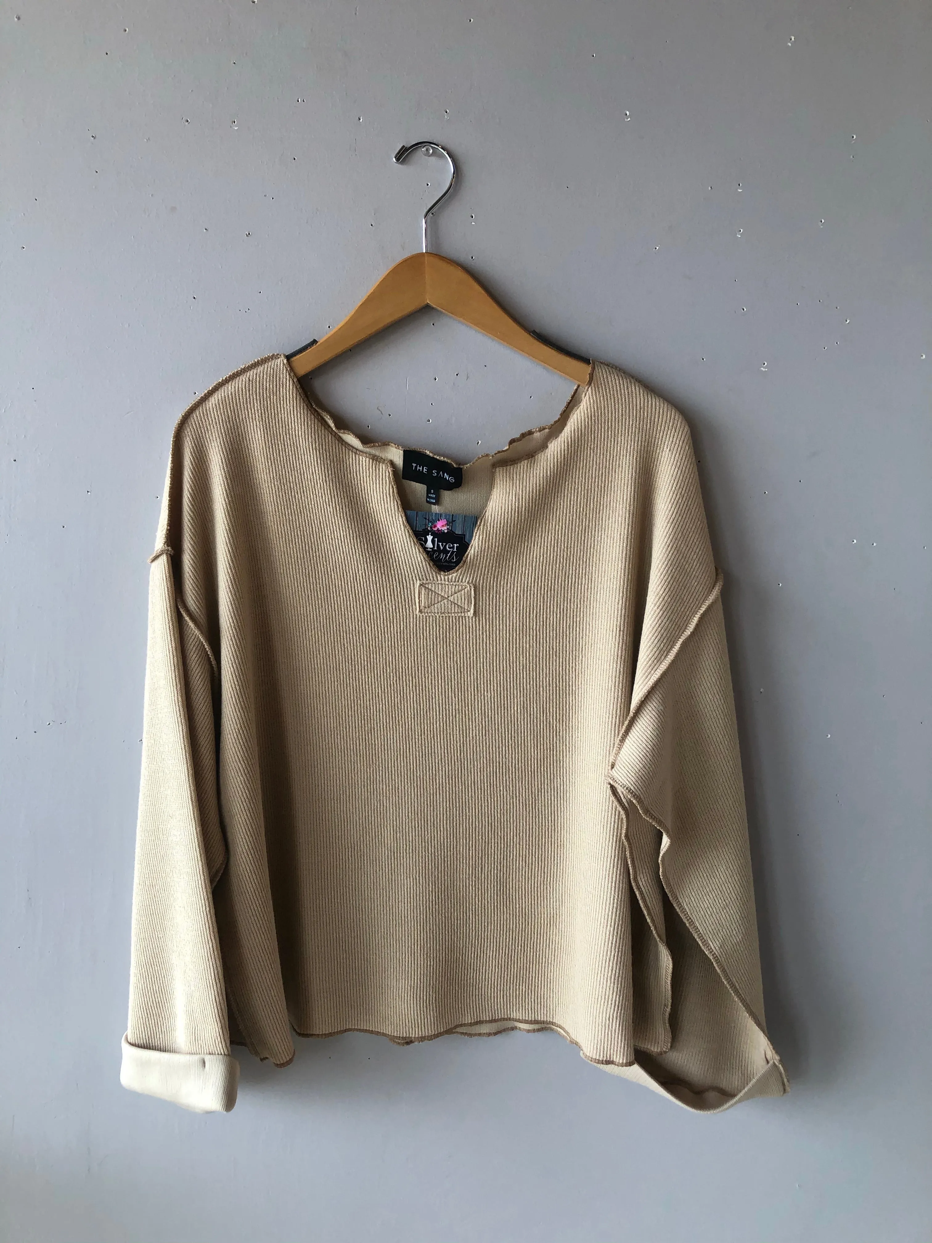 The Sang SURFACE NotchNeck WaistCrop LightWeight Sweater Top