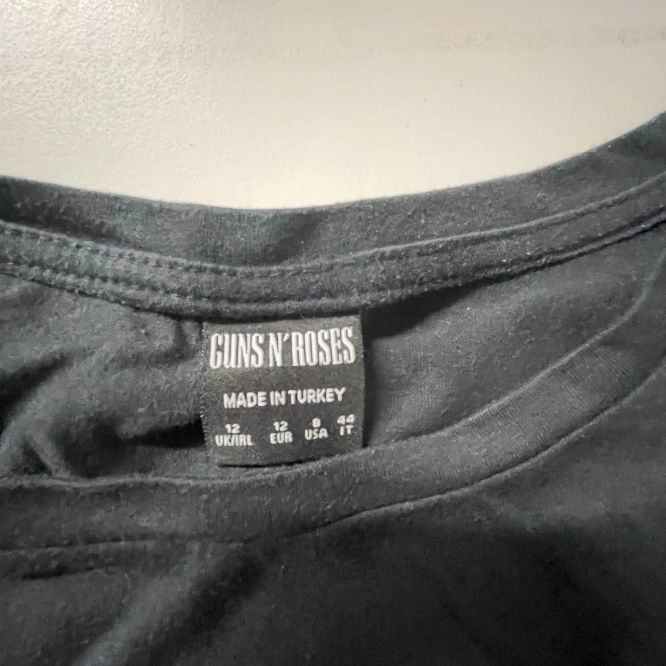 Vintage Black Guns & Roses Graphics womens tees uk 12